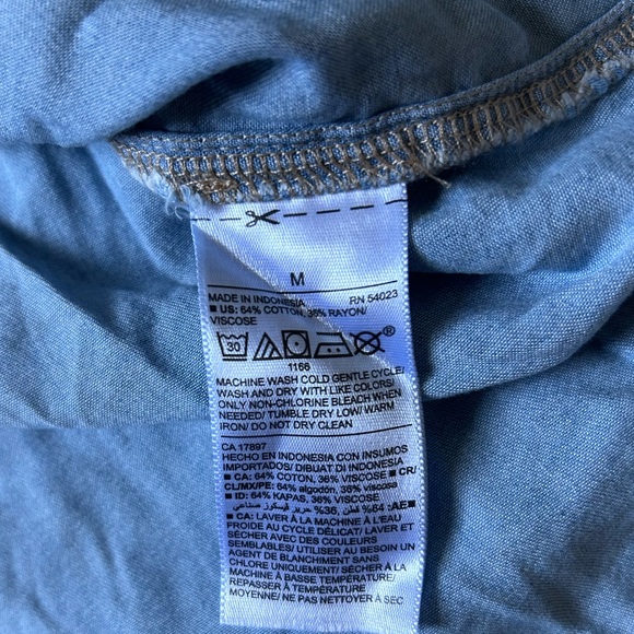 Old Navy Chambray V-Neck Tank Top - Picture 7 of 7